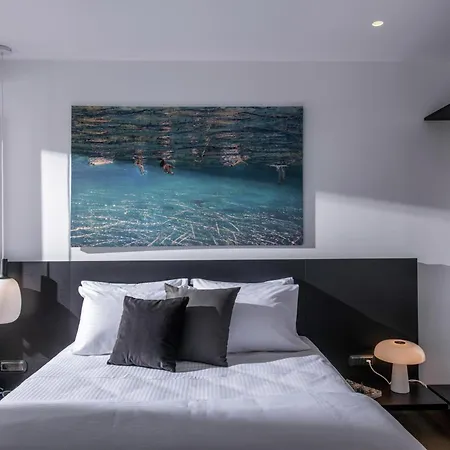 Villa Made By The Sea 3 *